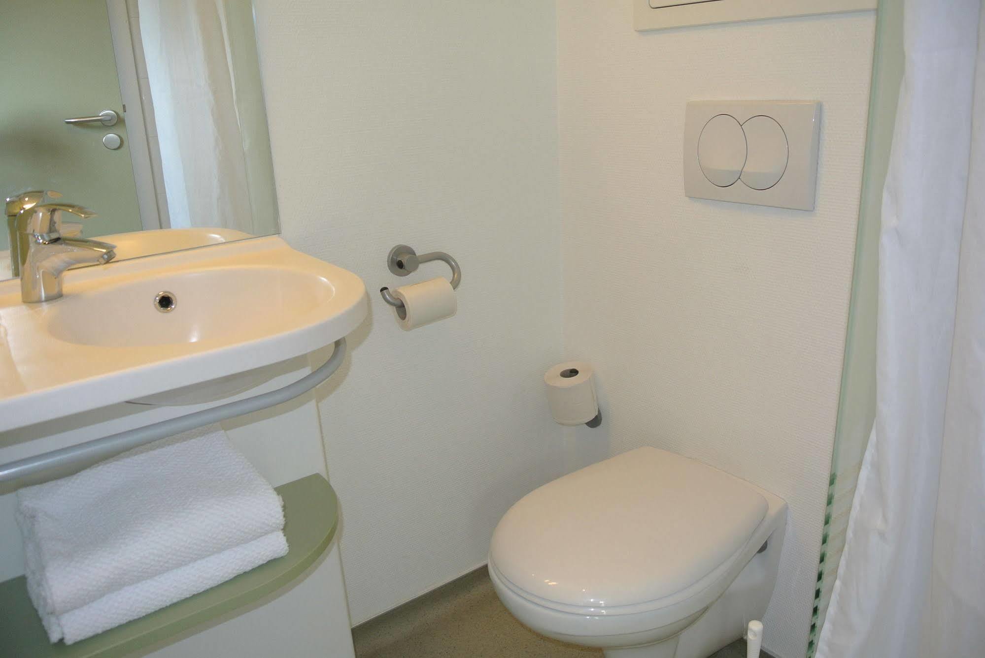 Ibis Budget Chambery Sud Challes Les Eaux Zewnętrze zdjęcie