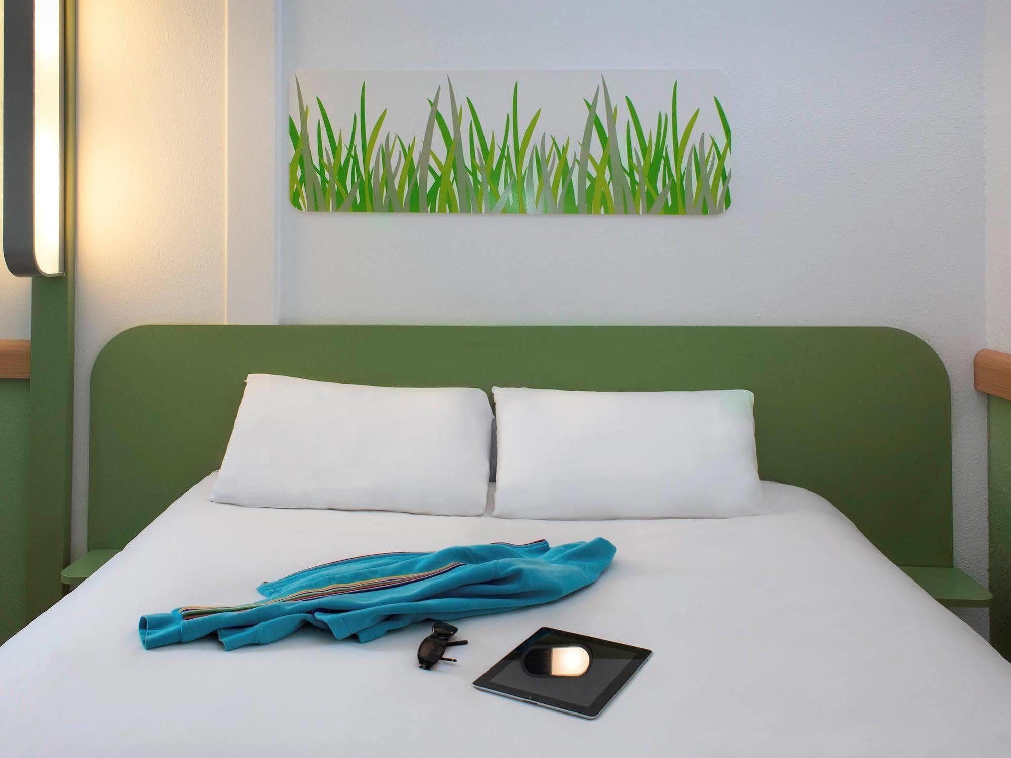 Ibis Budget Chambery Sud Challes Les Eaux Zewnętrze zdjęcie