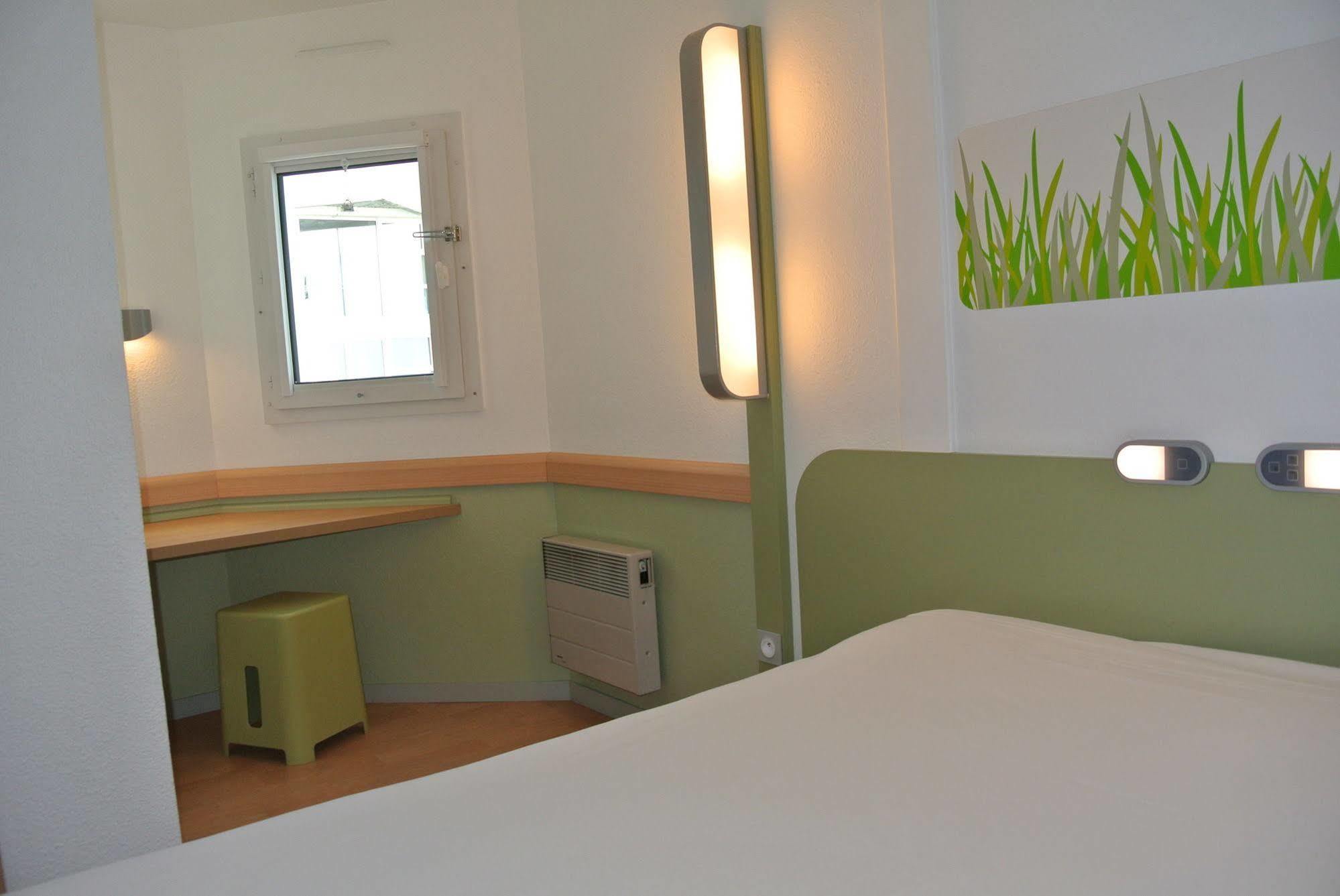 Ibis Budget Chambery Sud Challes Les Eaux Zewnętrze zdjęcie