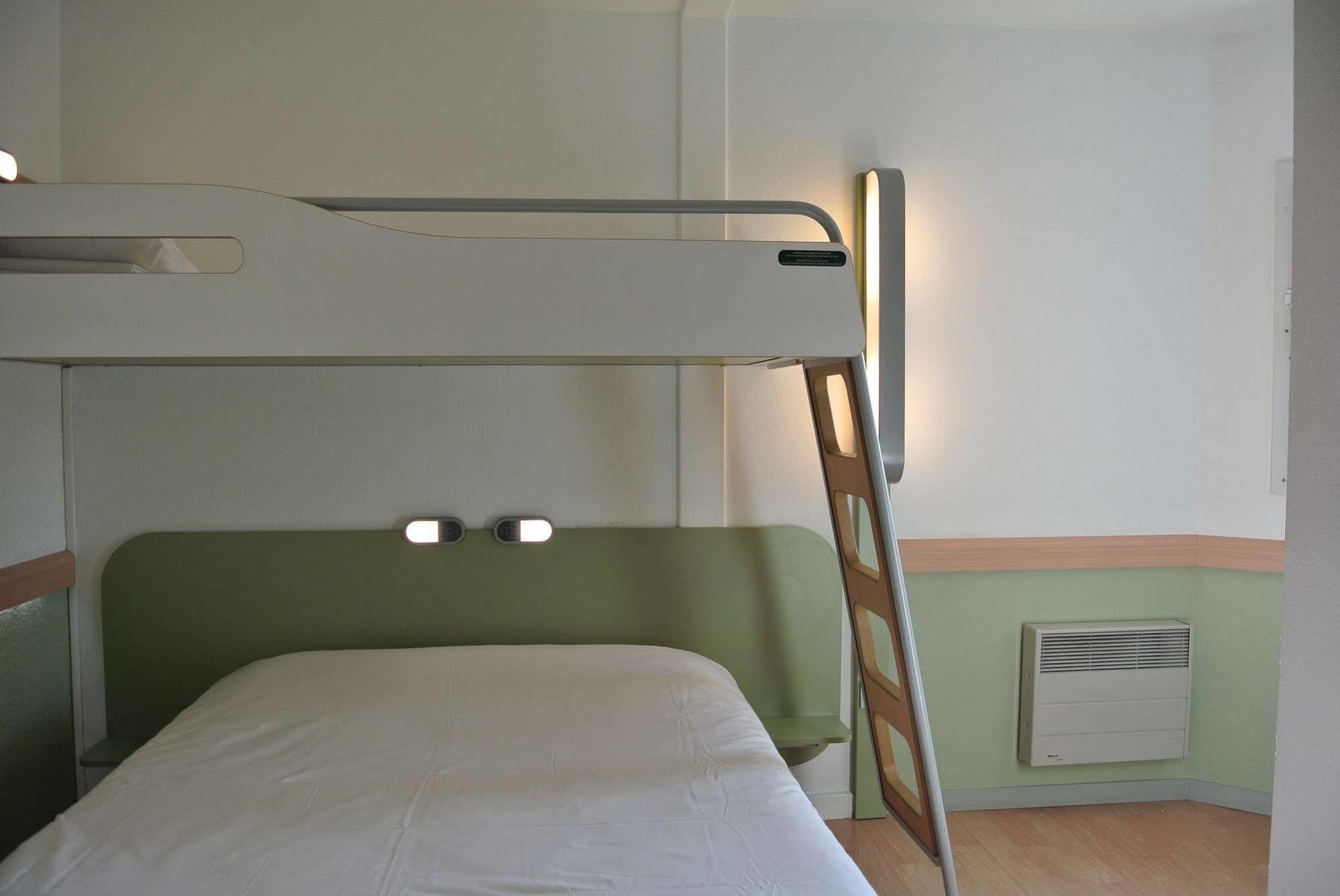 Ibis Budget Chambery Sud Challes Les Eaux Zewnętrze zdjęcie
