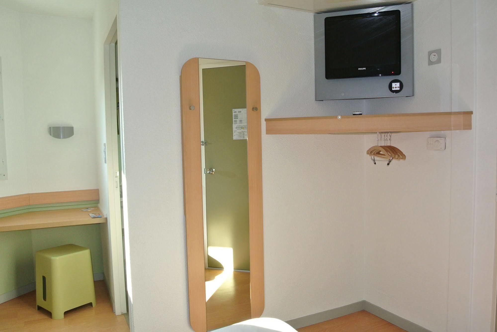 Ibis Budget Chambery Sud Challes Les Eaux Zewnętrze zdjęcie